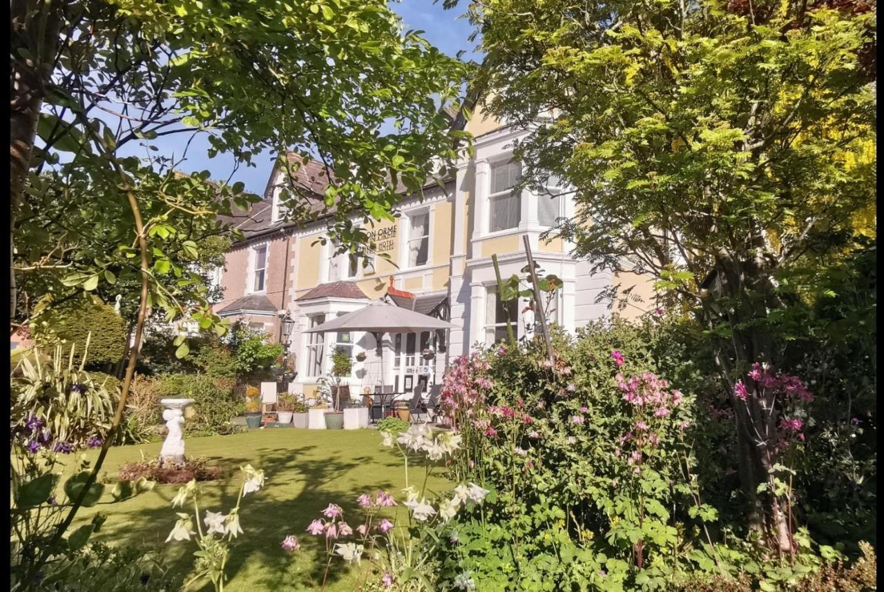 Bron Orme Private Hotel Ландъндо Екстериор снимка