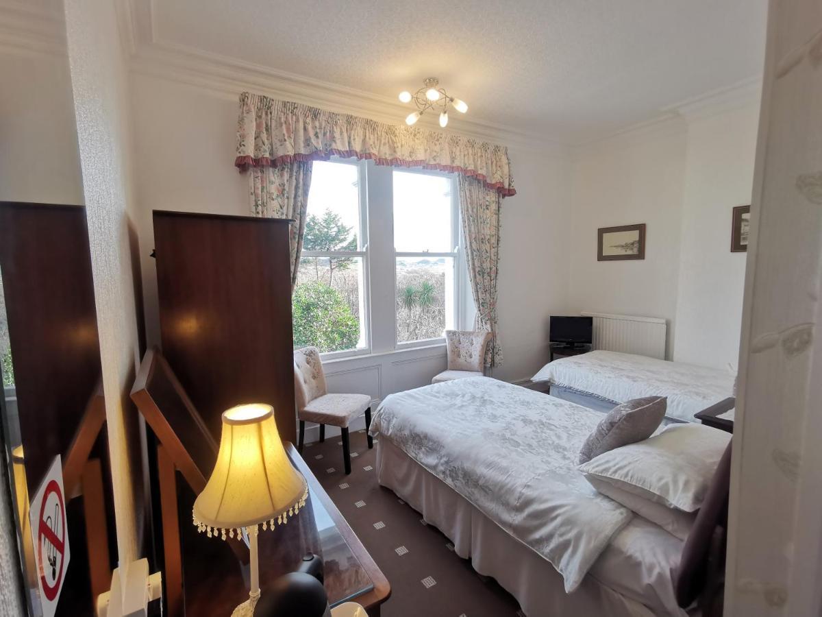 Bron Orme Private Hotel Ландъндо Екстериор снимка