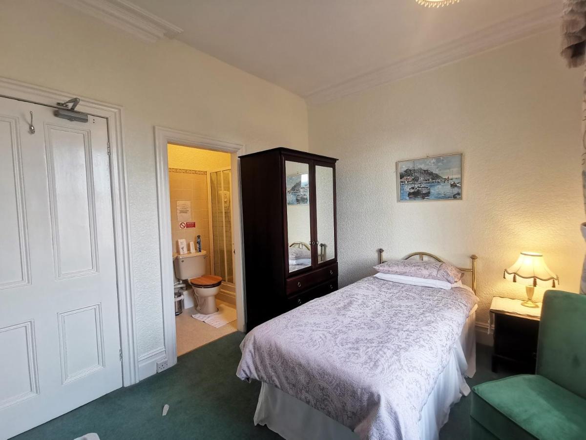 Bron Orme Private Hotel Ландъндо Екстериор снимка