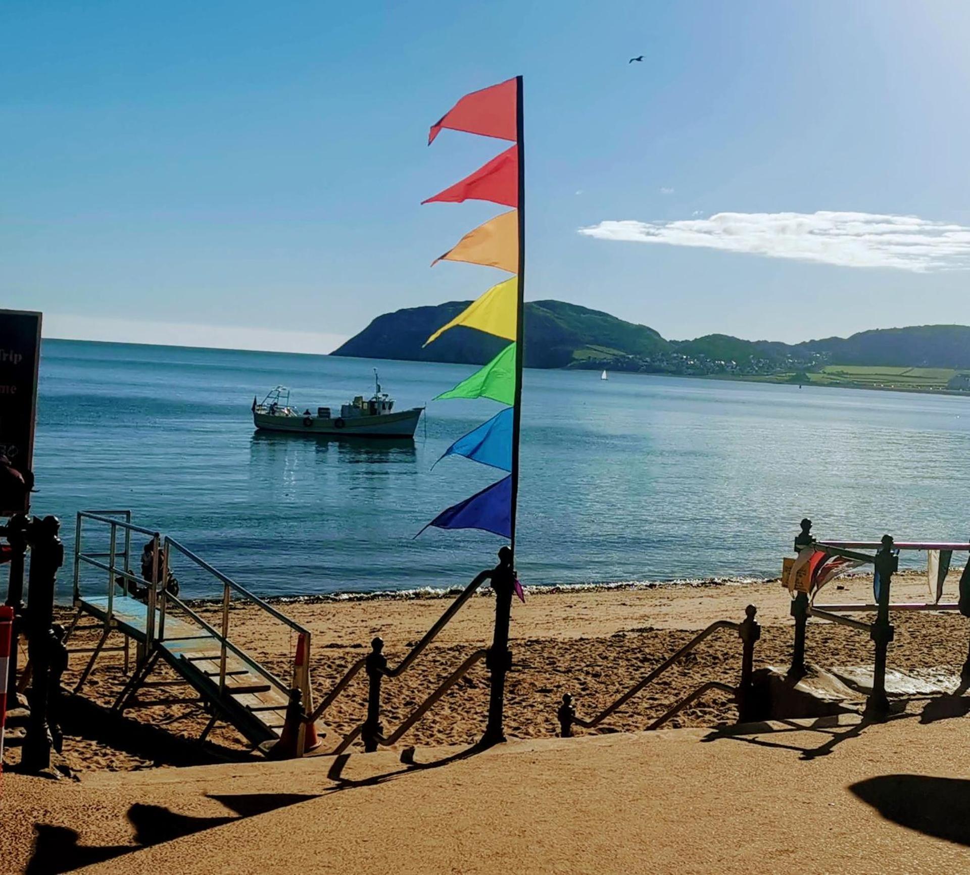 Bron Orme Private Hotel Ландъндо Екстериор снимка