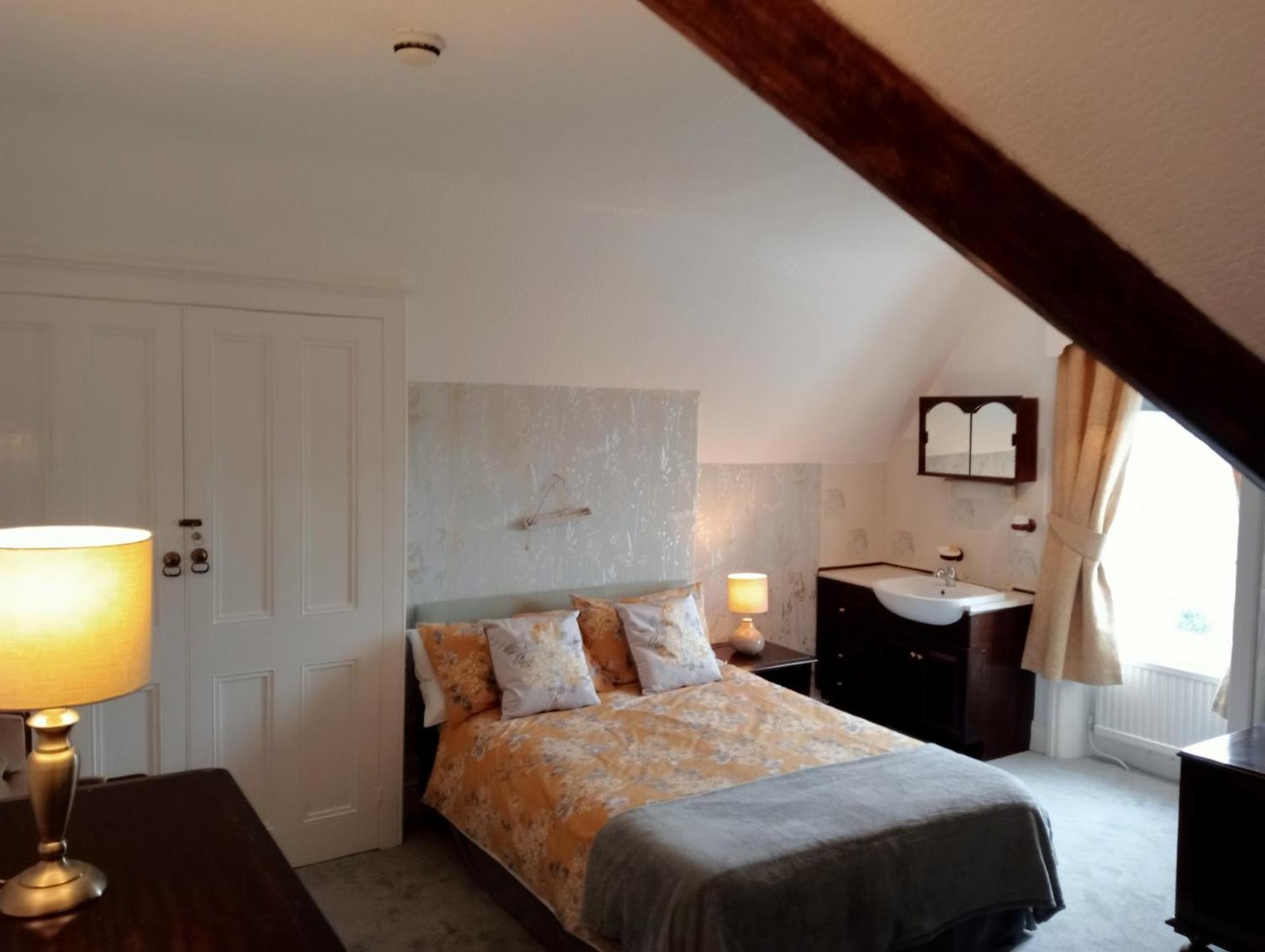 Bron Orme Private Hotel Ландъндо Екстериор снимка
