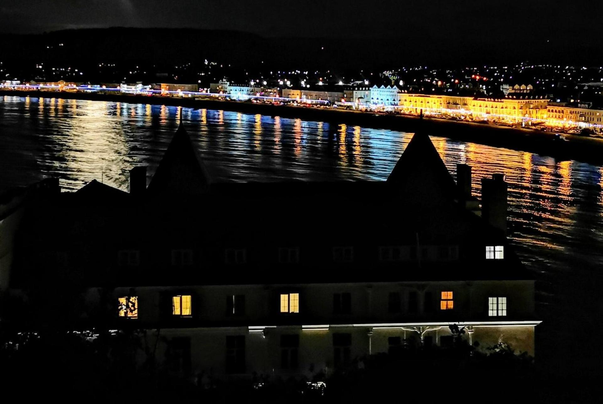 Bron Orme Private Hotel Ландъндо Екстериор снимка