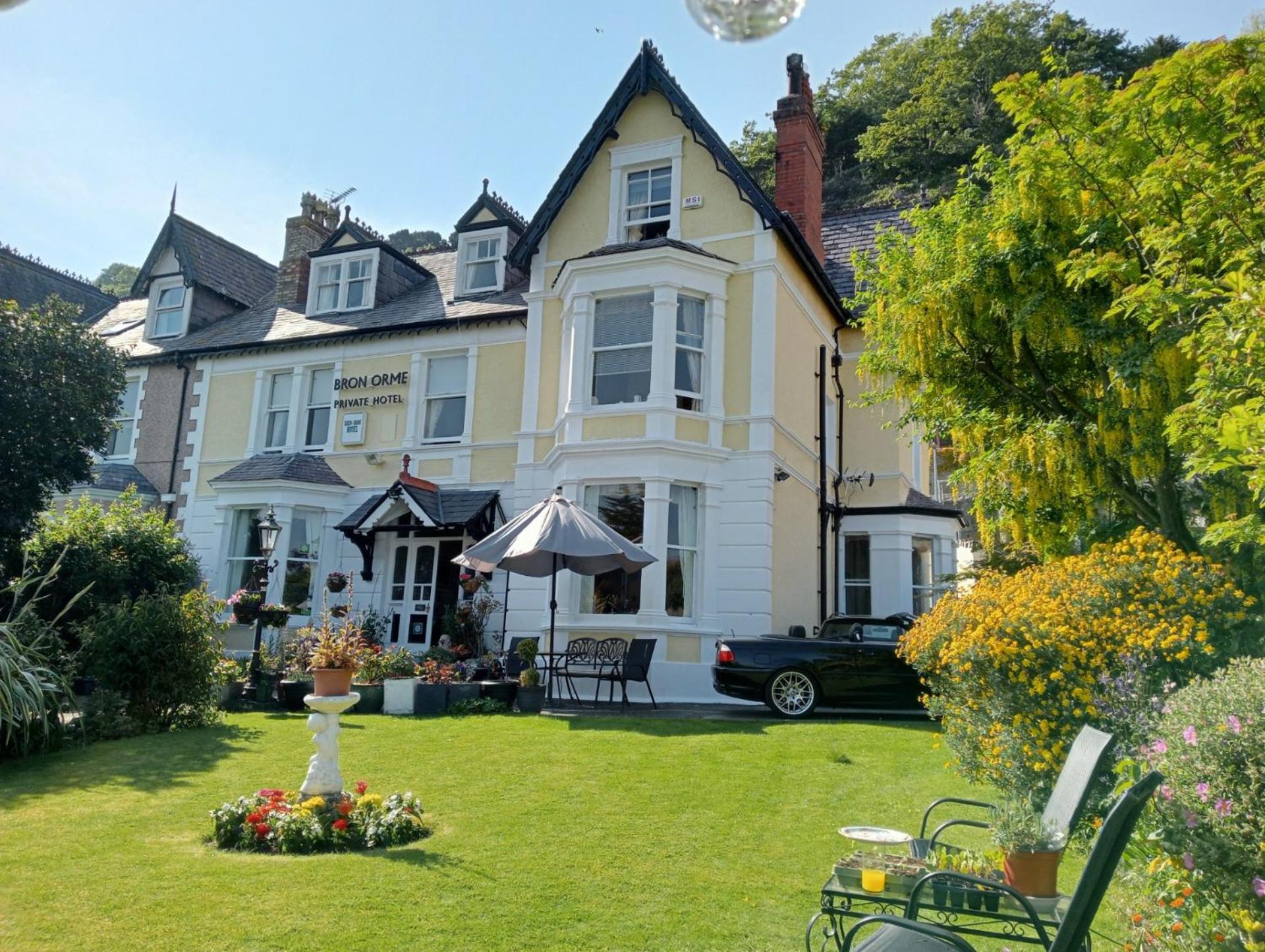 Bron Orme Private Hotel Ландъндо Екстериор снимка