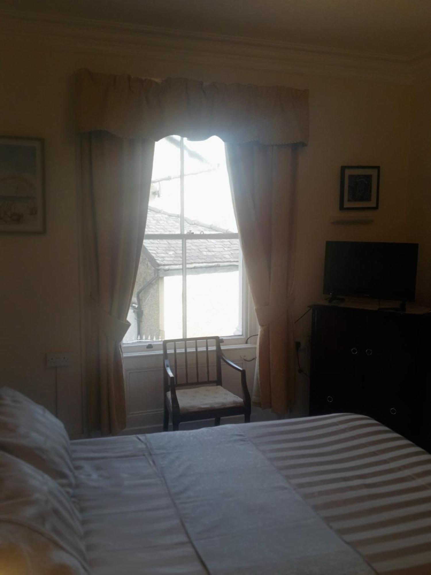 Bron Orme Private Hotel Ландъндо Екстериор снимка