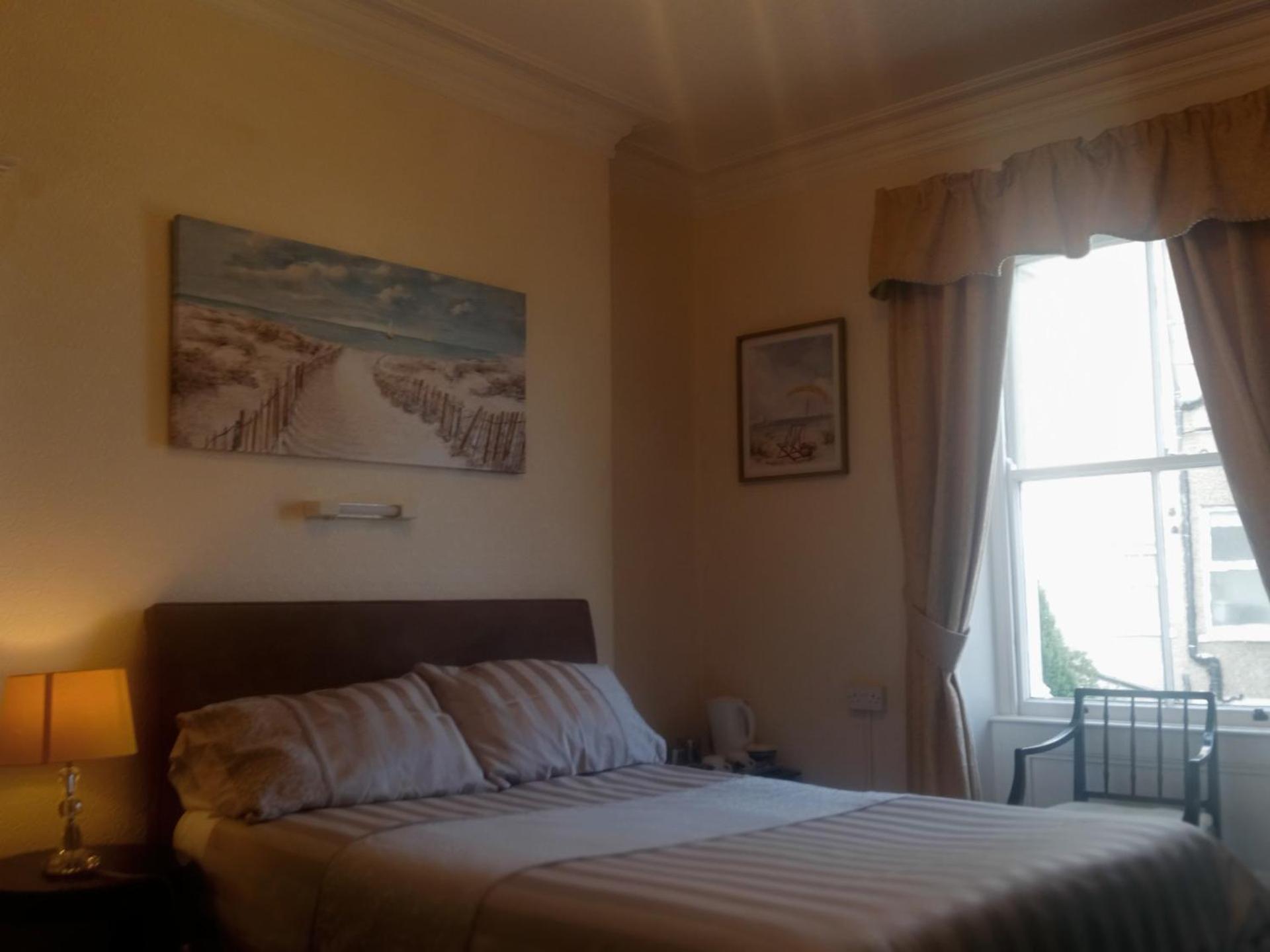 Bron Orme Private Hotel Ландъндо Екстериор снимка