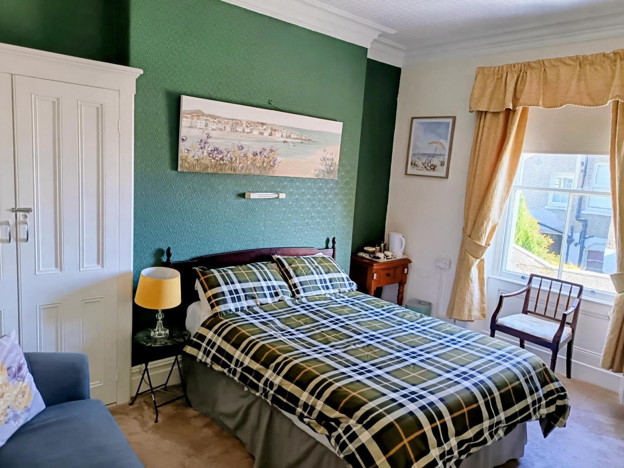 Bron Orme Private Hotel Ландъндо Екстериор снимка
